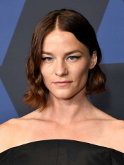 Valerie Pachner nude .