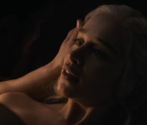 Emilia Clarke - Game of Thrones s07e07 (2017)
