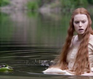 Daisy Ridley, Naomi Watts nude - Ophelia (2019)