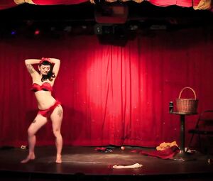 Strip BURLESK Show - Chantilly Lace