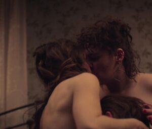 Nude Kathryn Hahn, Katie Kershaw – Mrs. Fletcher s01e07 (2019)