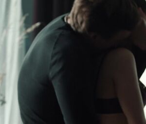 Nude Yuliya Peresild, Yuliya Snigir, Anna Chipovskaya - Konec sezona (2019)