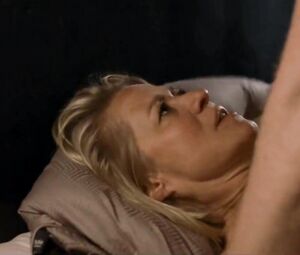 Young man can't resist the experienced blonde and hooks up in TV series Queen of Hearts