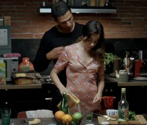 Marina Fois & Elodie Bouchez - Happy Few (2010)