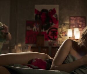 Deborah Francois Nude - Loue Moi (2017)