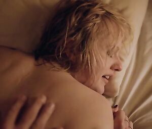 Elisabeth Moss nude - The Square (2017)